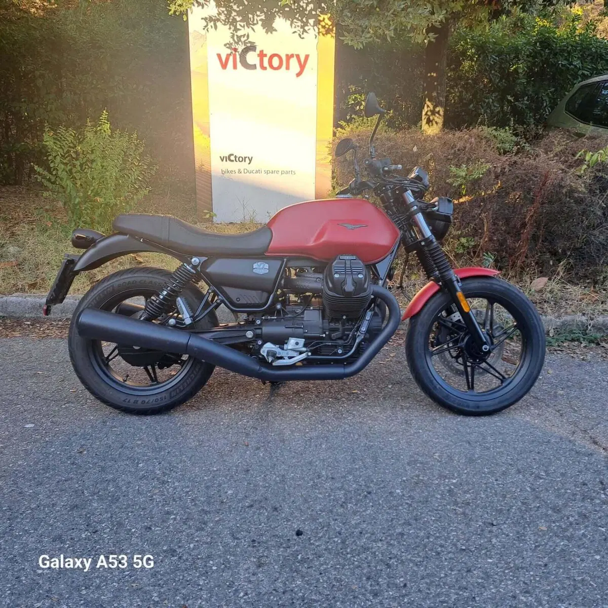 Moto Guzzi V7 Stone (2021 - 24)