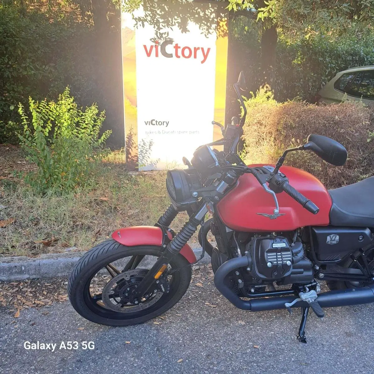 Moto Guzzi V7 Stone (2021 - 24) (4)