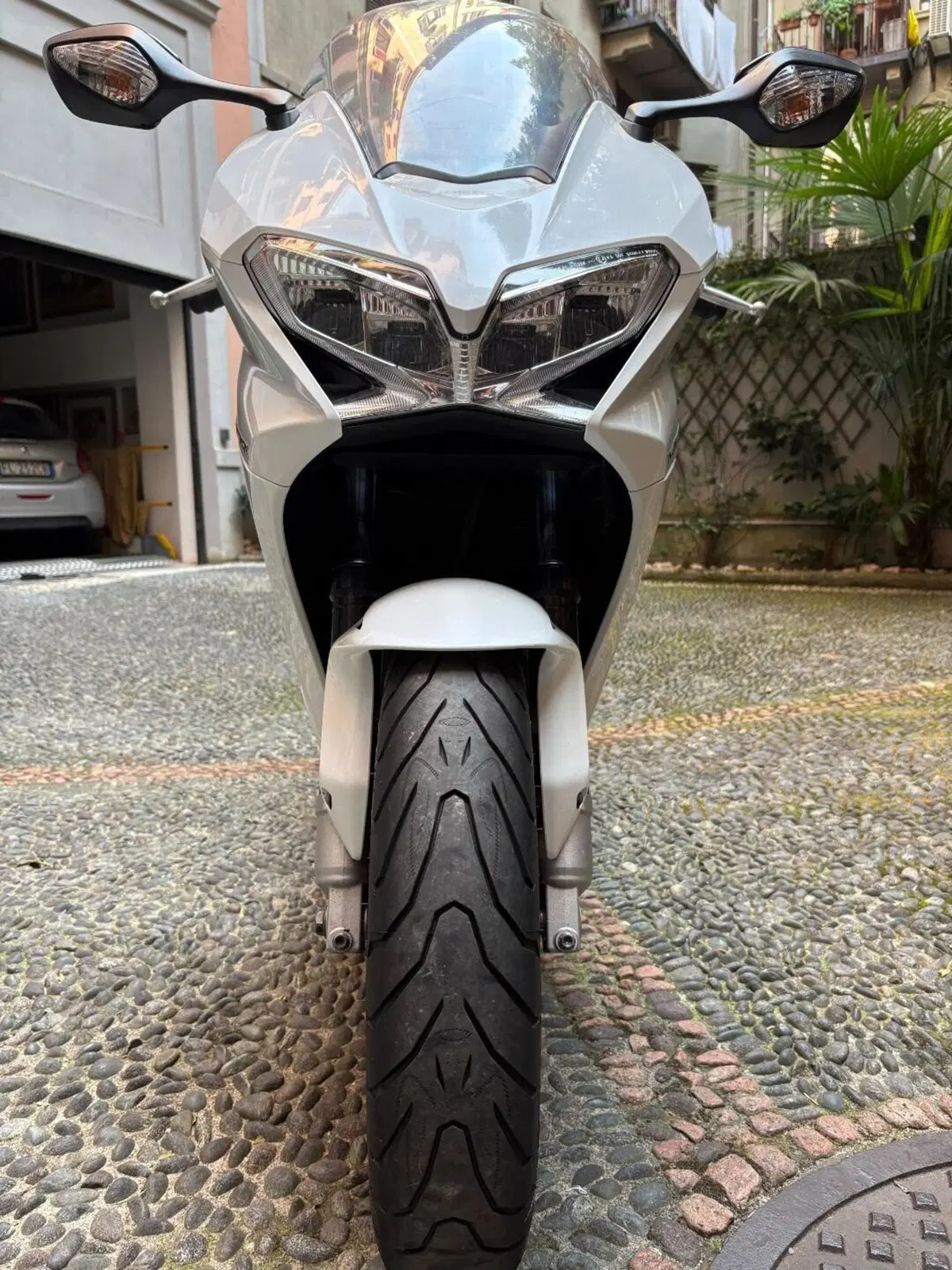 Honda VFR 800 F (2014 - 16) (4)