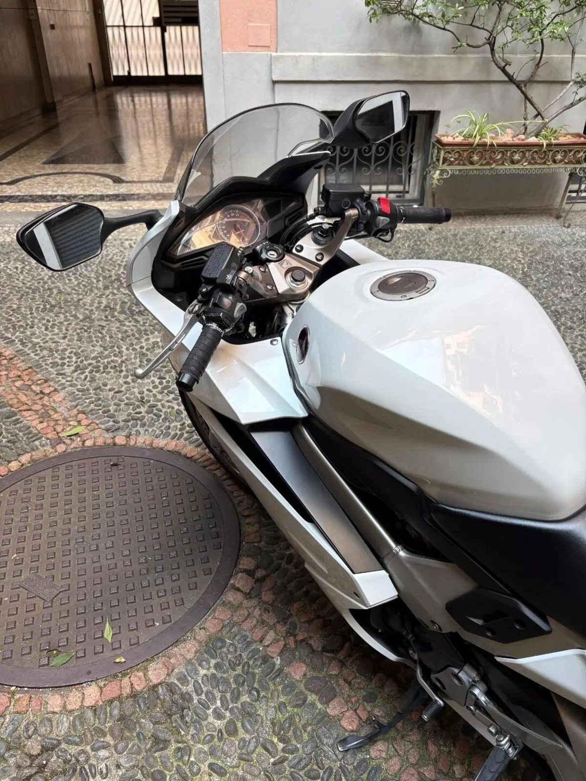Honda VFR 800 F (2014 - 16) (7)