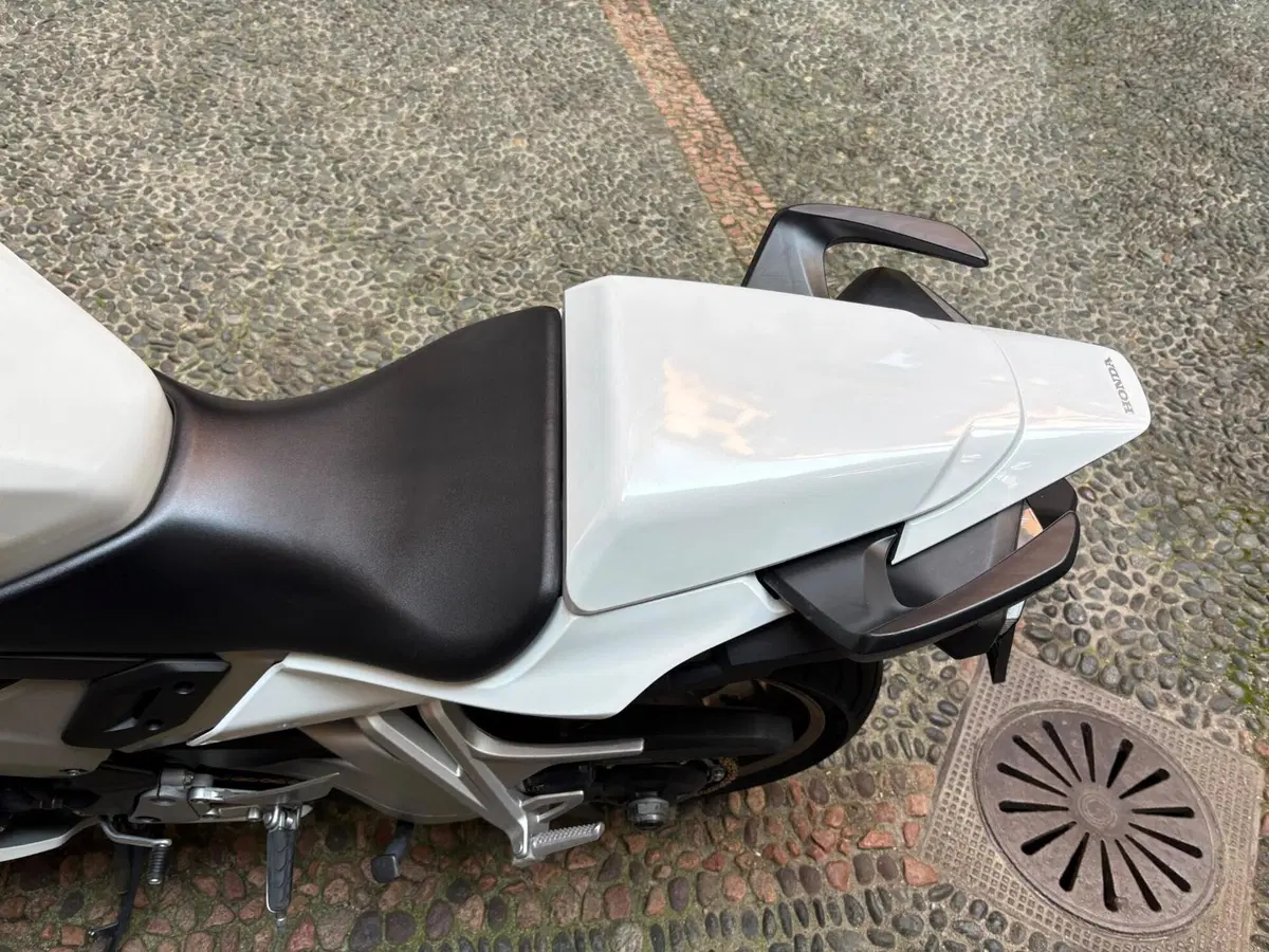 Honda VFR 800 F (2014 - 16) (9)
