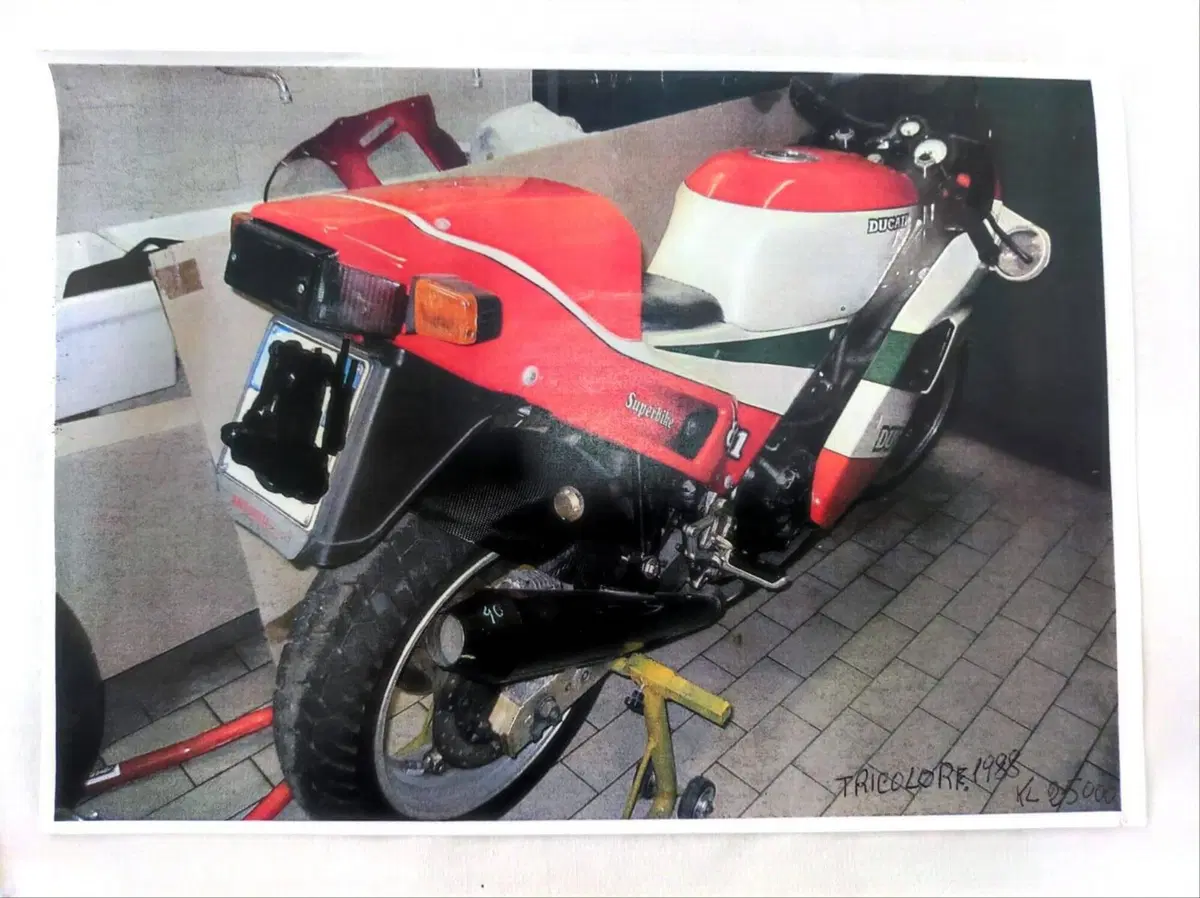 Ducati 851 TRICOLORE