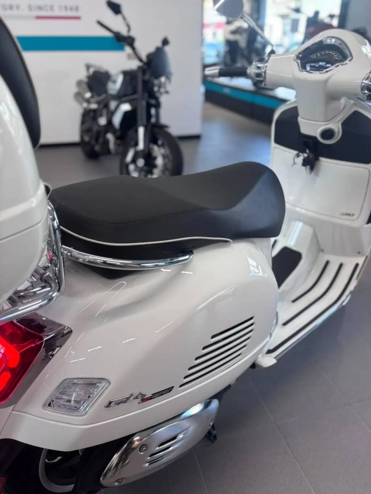 Vespa GTS 310 Super (2025 - 26) (3)