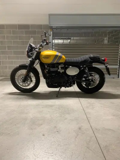 Triumph Scrambler 900 (2023 - 25) usata