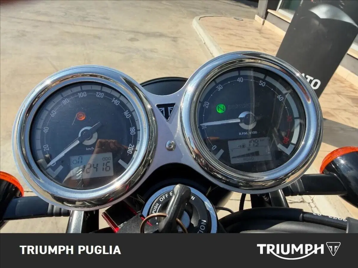 Triumph Bonneville T120 Gold Line Edition (2022 - 23) (2)