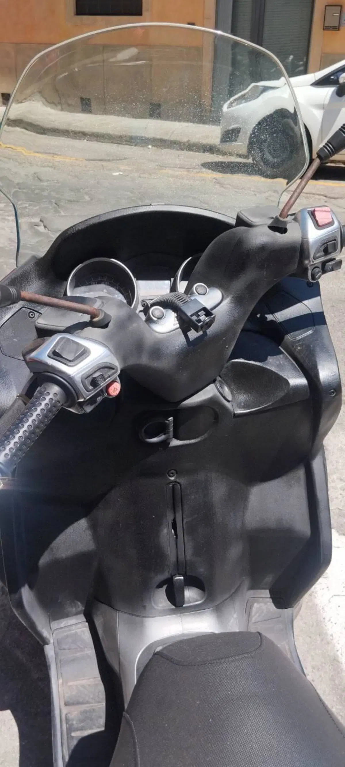Piaggio MP3 400 i.e. (2010 - 11) (3)