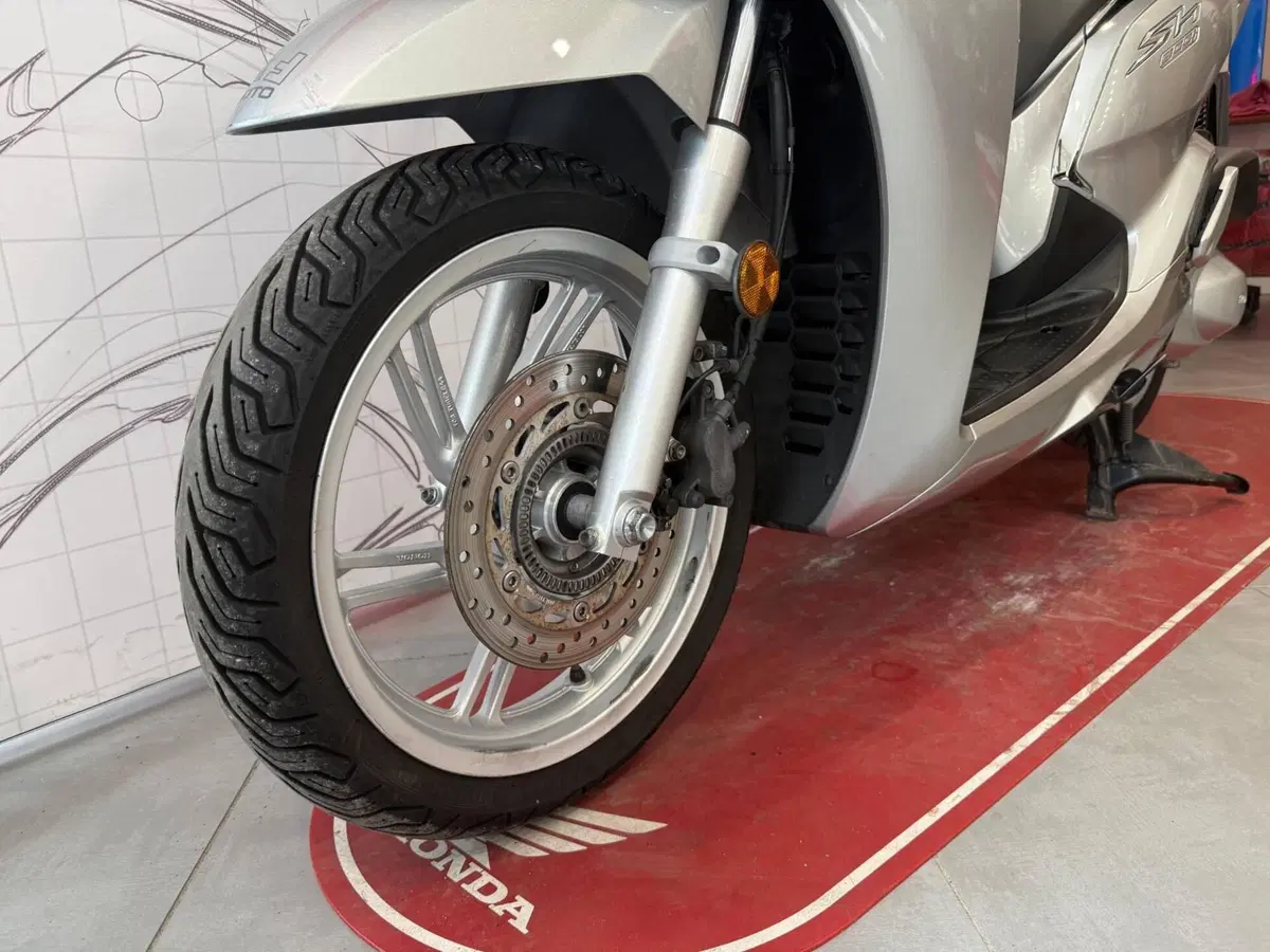 Honda SH 300 i ABS (2016 - 20) (9)