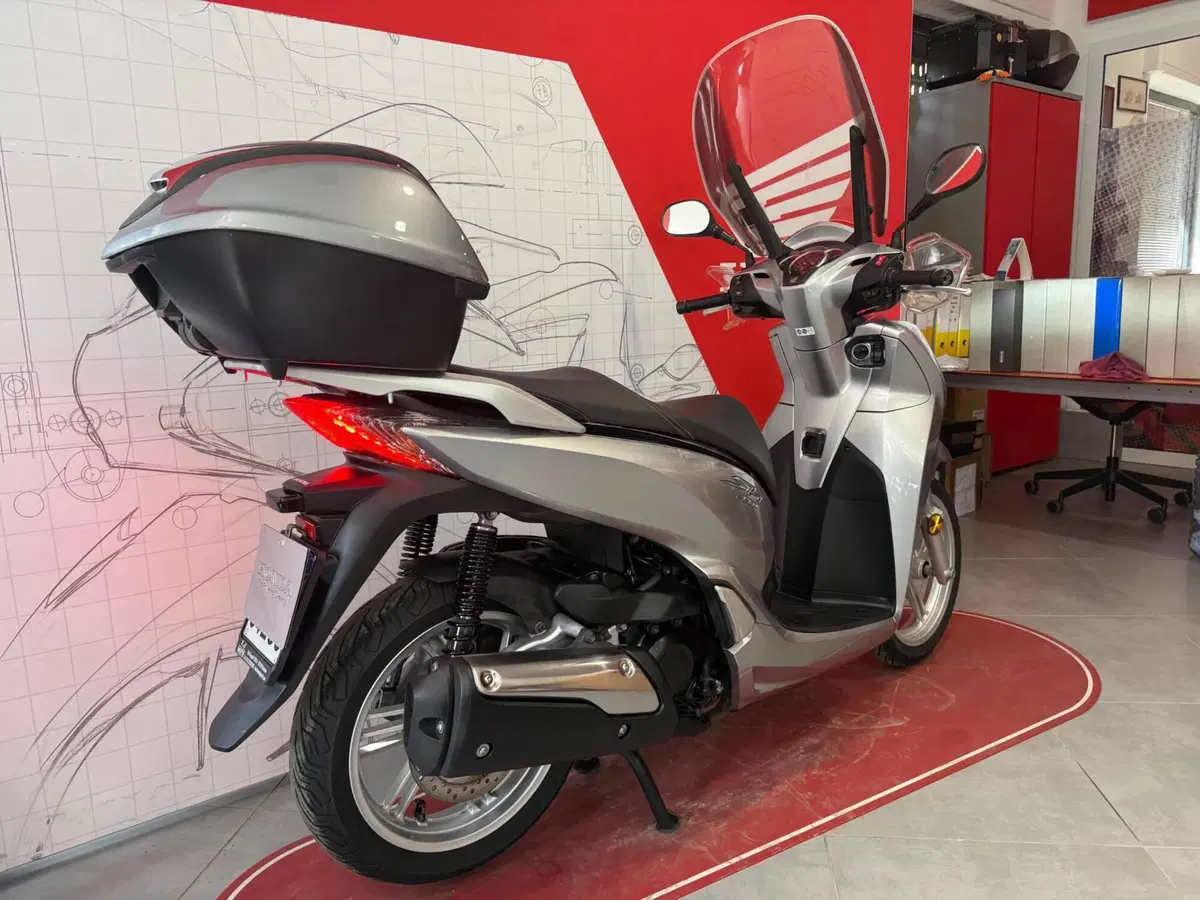 Honda SH 300 i ABS (2016 - 20) (5)