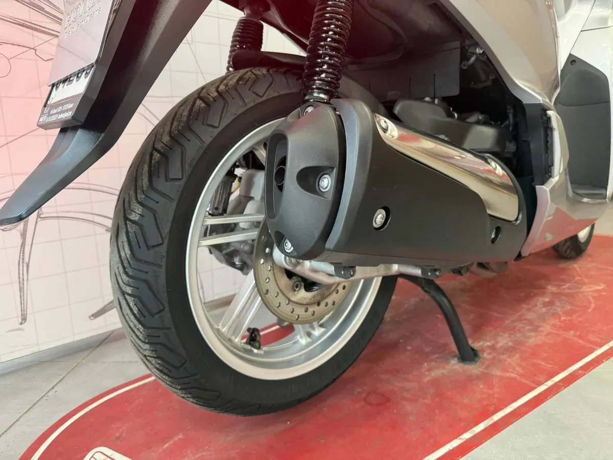 Honda SH 300 i ABS (2016 - 20) (12)