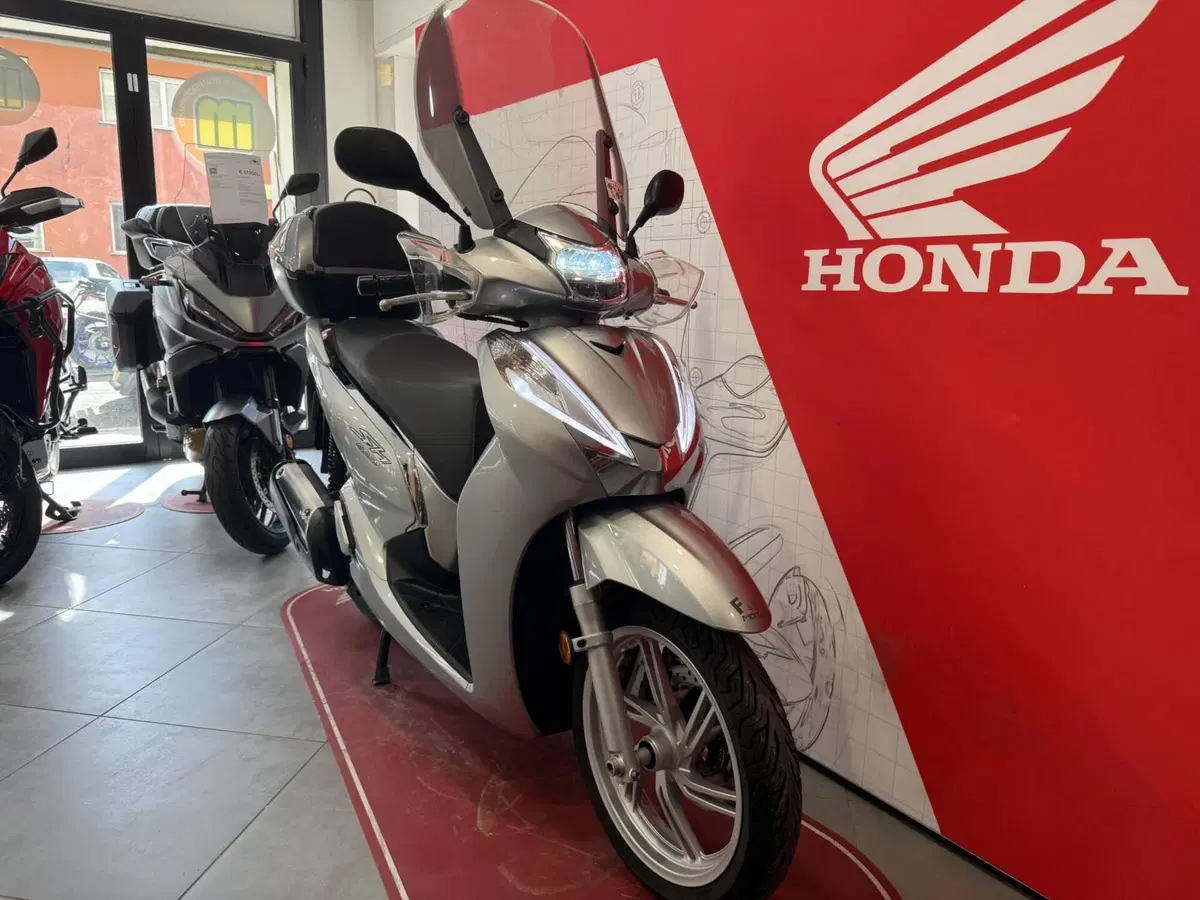 Honda SH 300 i ABS (2016 - 20) (4)