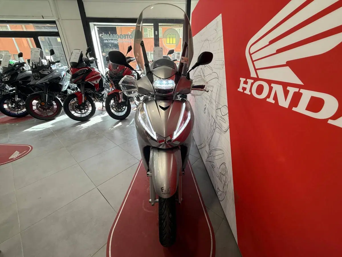 Honda SH 300 i ABS (2016 - 20) (3)