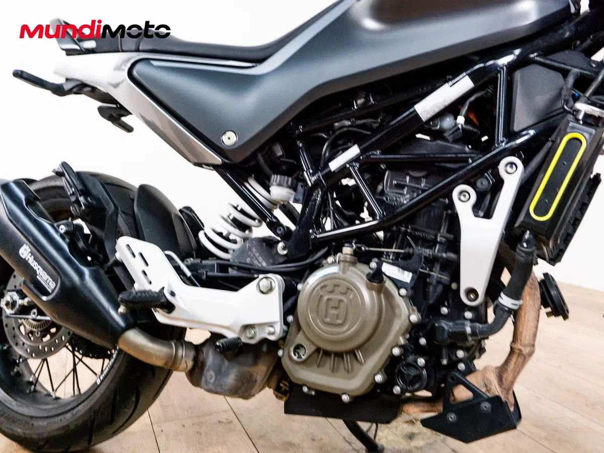 Husqvarna Svartpilen 125 (2021 - 23) (5)