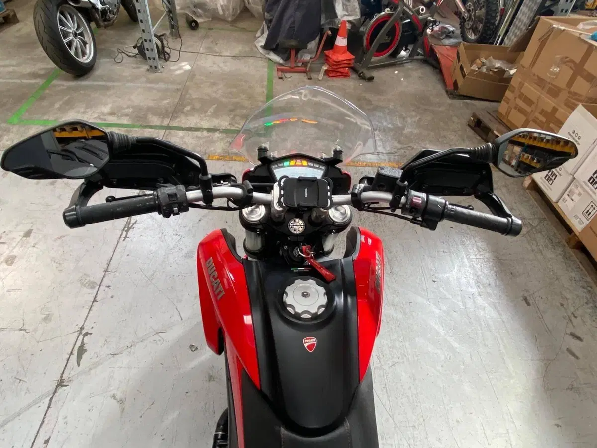 Ducati Hyperstrada 939 (2016 - 18) (4)