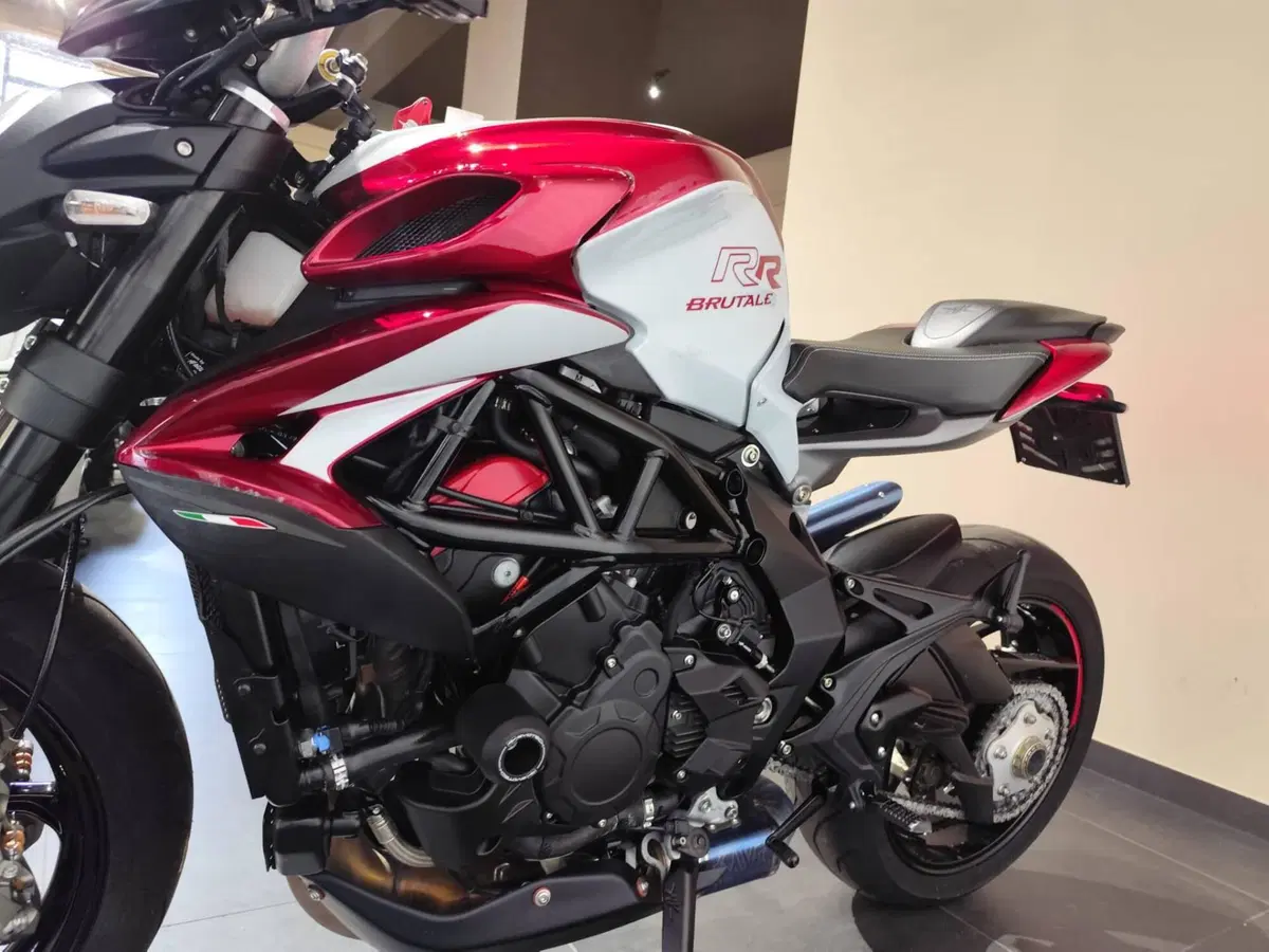MV Agusta Brutale 800 RR (2021 - 25) (6)