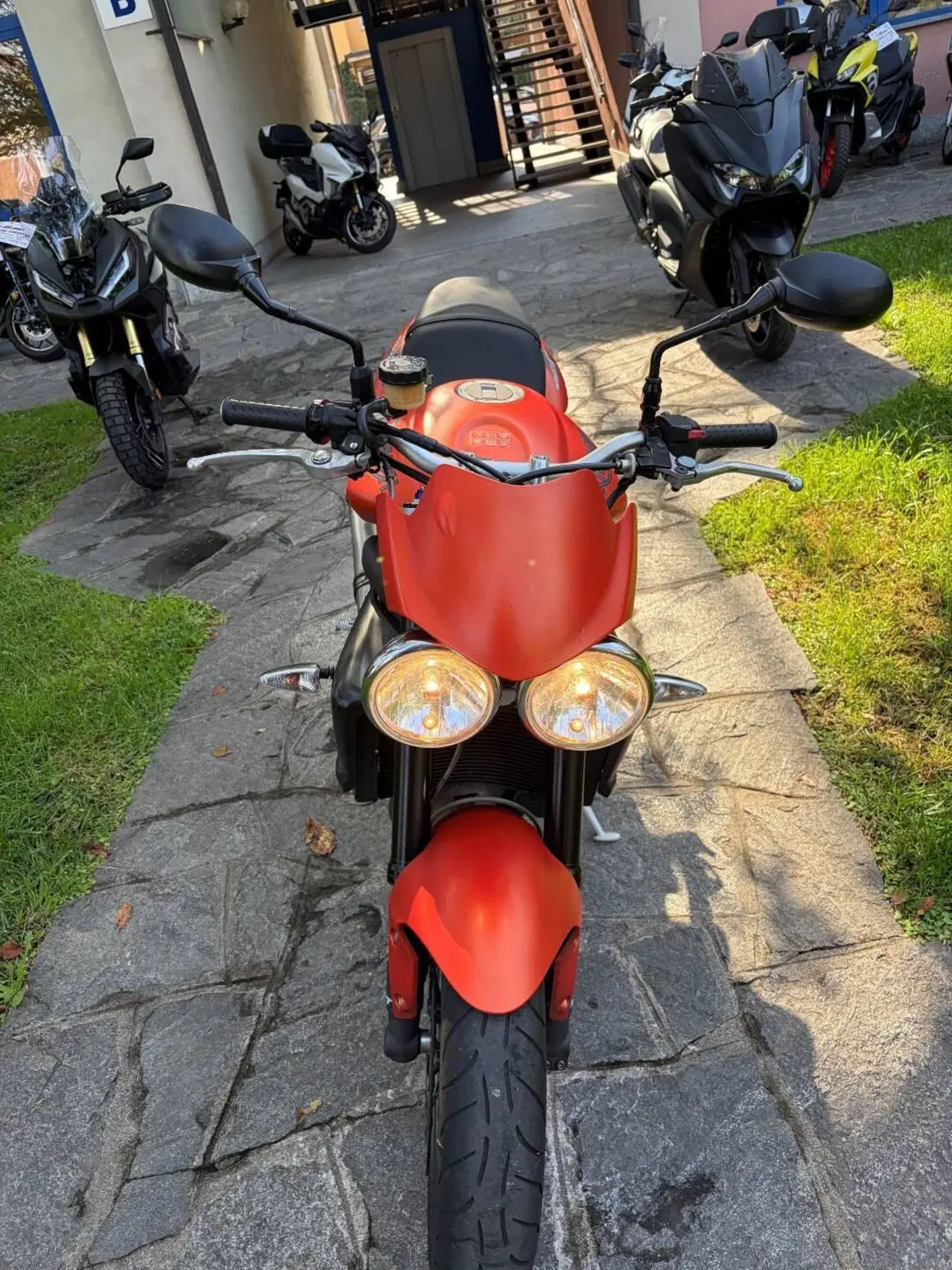Triumph Street Triple R (2009 - 12) (3)