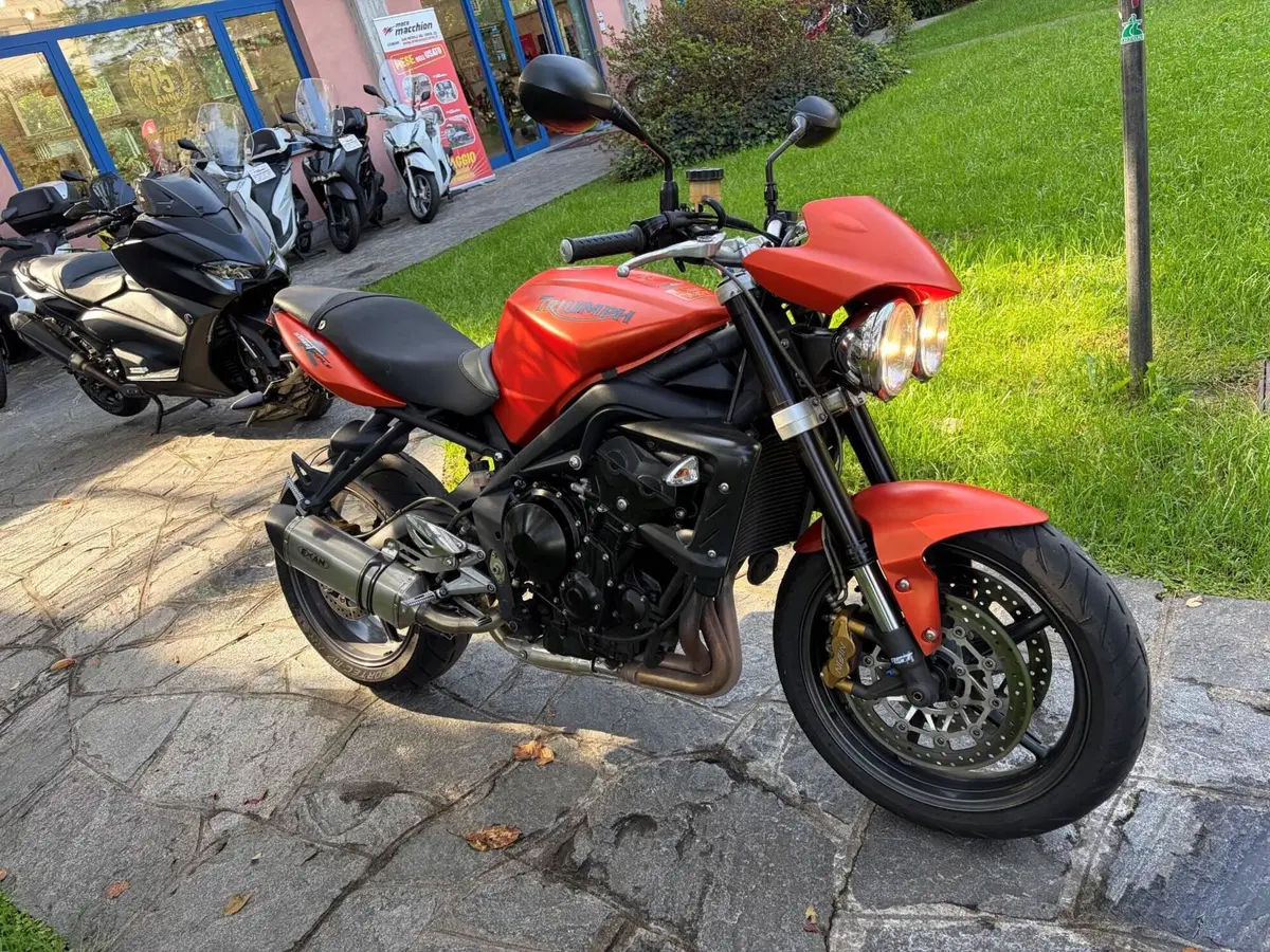 Triumph Street Triple R (2009 - 12) (4)
