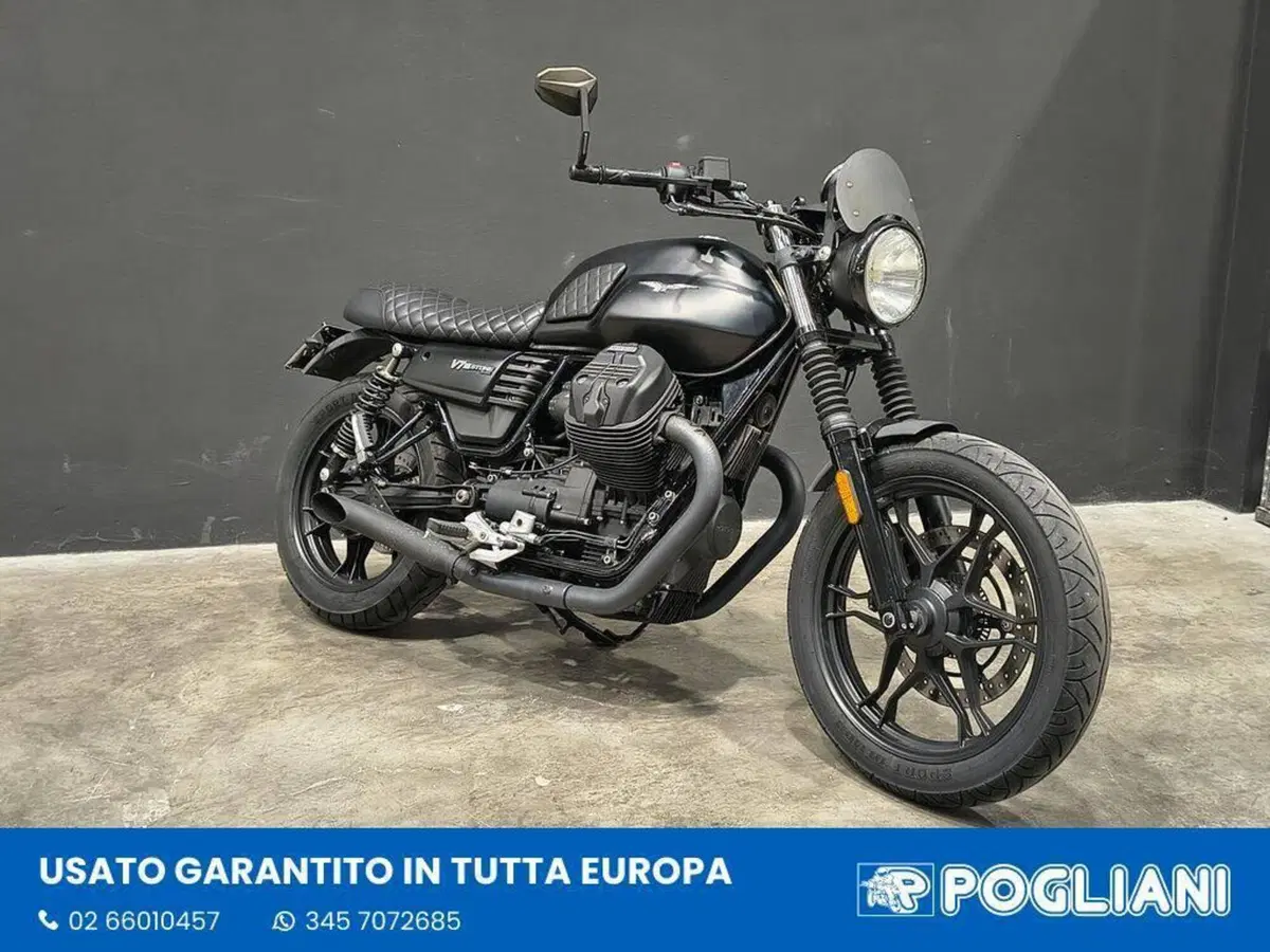 Moto Guzzi V7 III Stone (2017 - 20) (2)