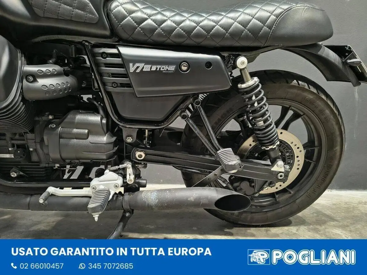Moto Guzzi V7 III Stone (2017 - 20) (7)