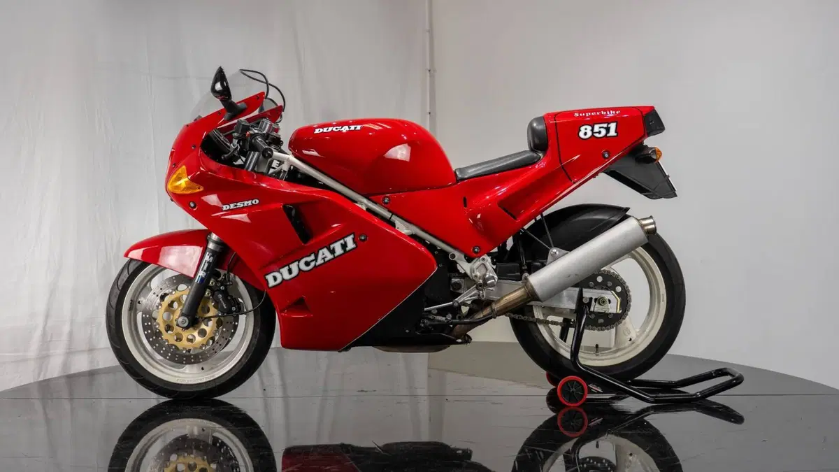 Ducati 851 Superbike (1988 - 89) (10)