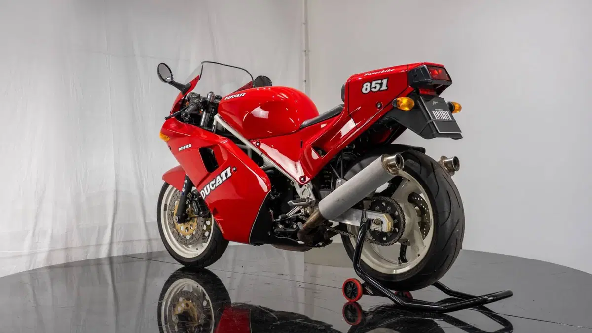 Ducati 851 Superbike (1988 - 89) (16)