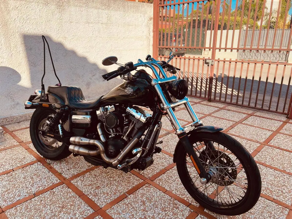 Harley-Davidson 1690 Wide Glide (2010 - 17) - FXDWG (2)