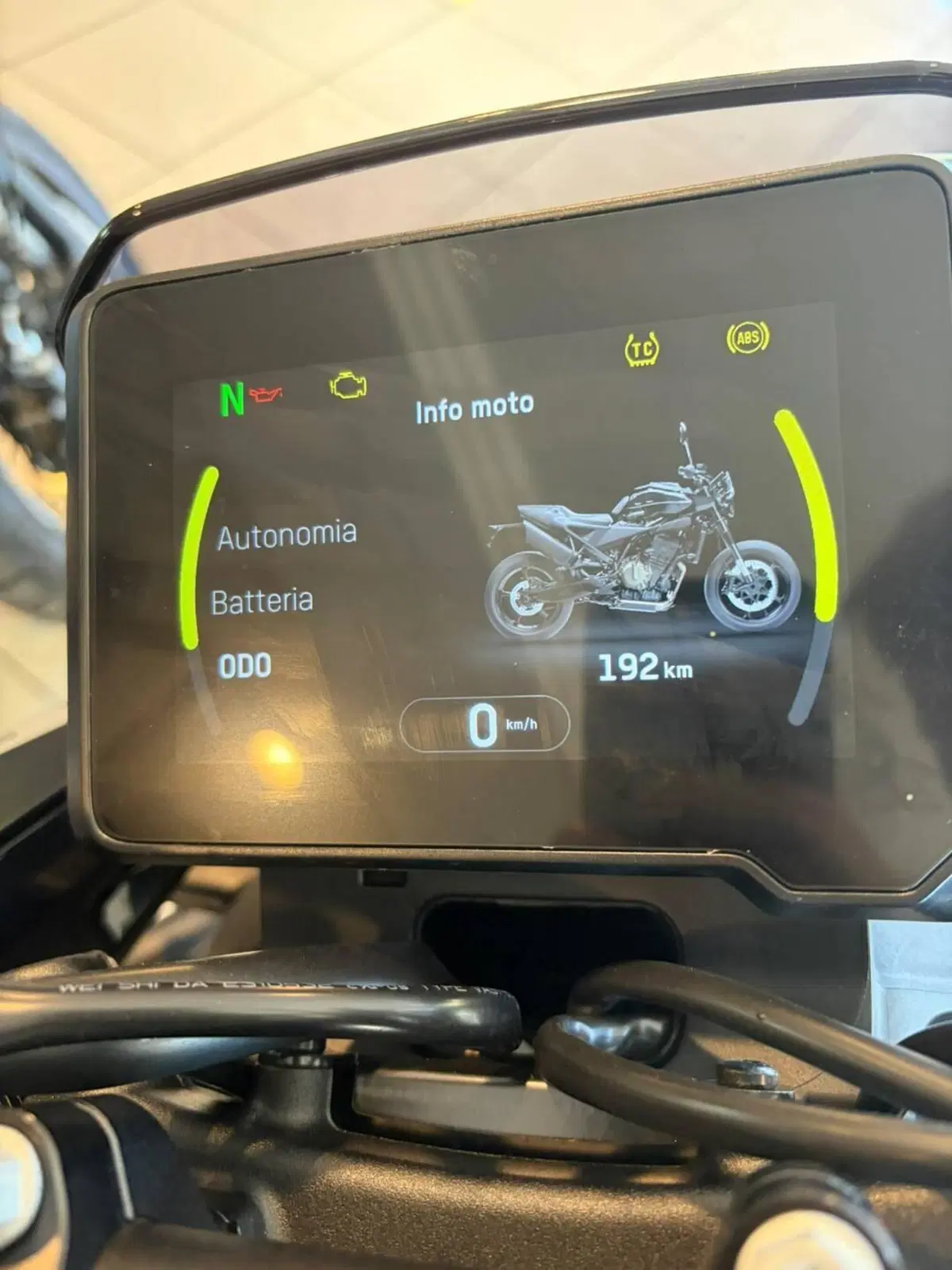 Husqvarna Svartpilen 801 L (2025 - 26) (5)