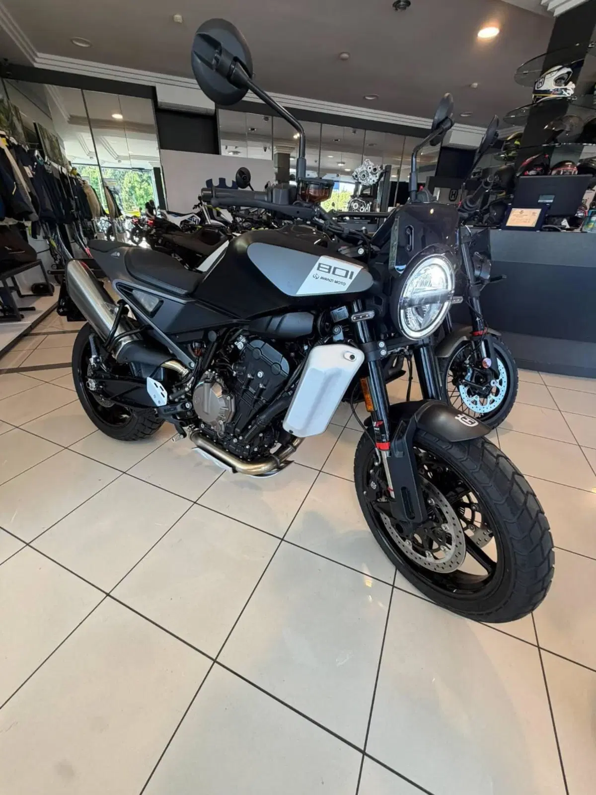 Husqvarna Svartpilen 801 L (2025 - 26)