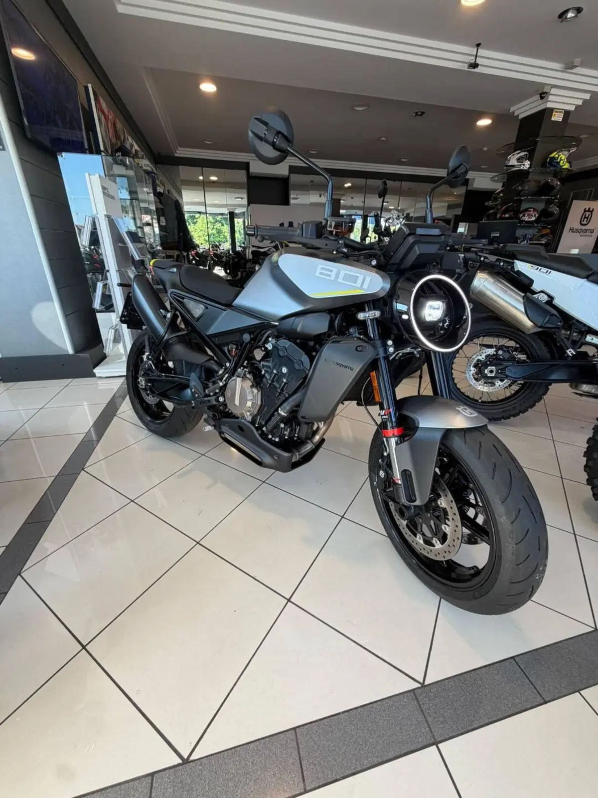 Husqvarna Vitpilen 801 L (2025 - 26) (4)