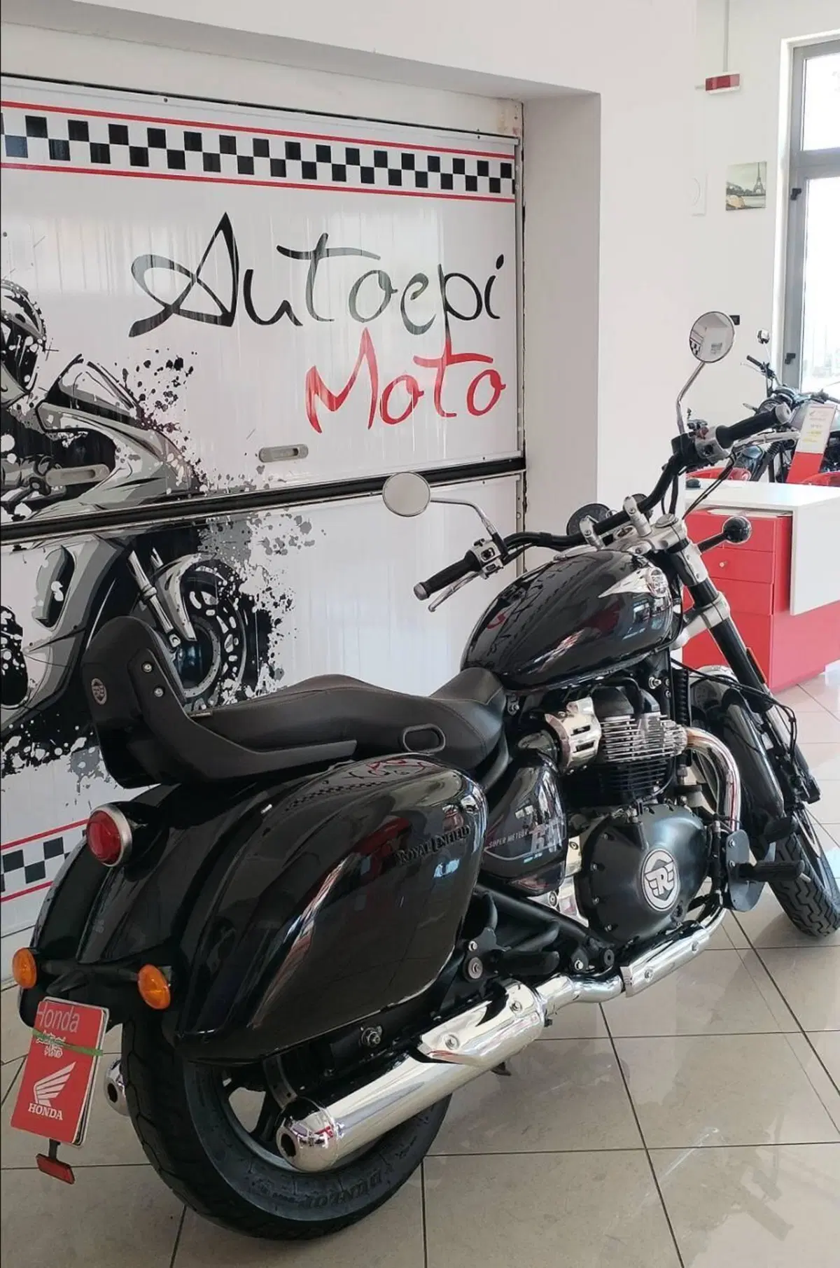 Royal Enfield Super Meteor 650 (2023 - 26) (2)