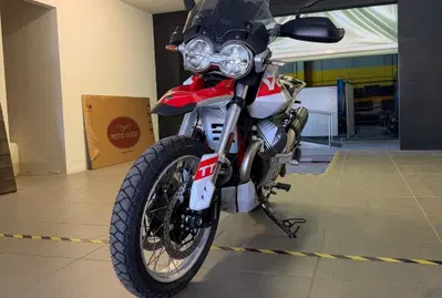 Moto Guzzi V85 TT (2024 - 26) usata