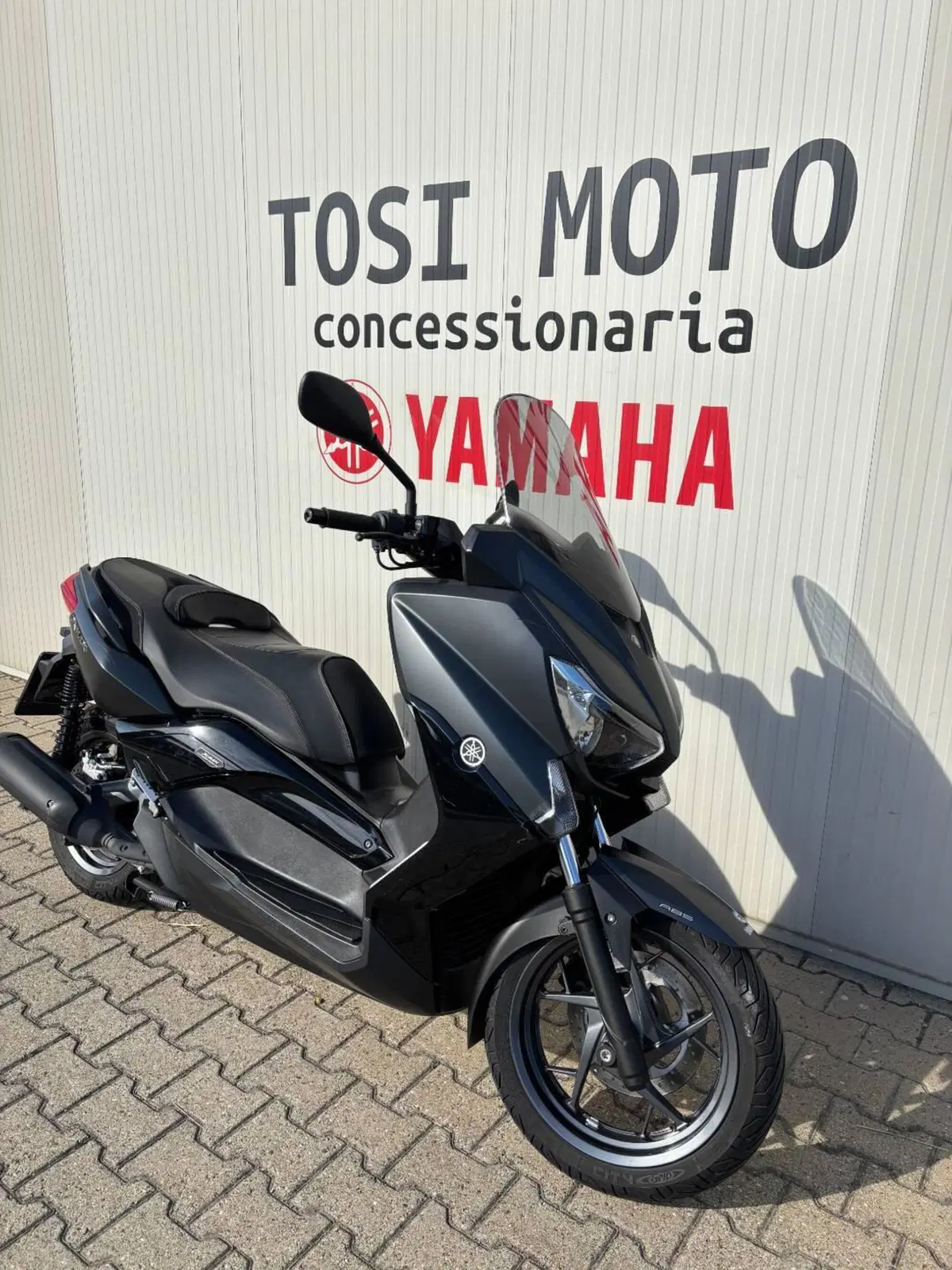 Yamaha X-Max 250 Iron Max ABS (2016) (3)