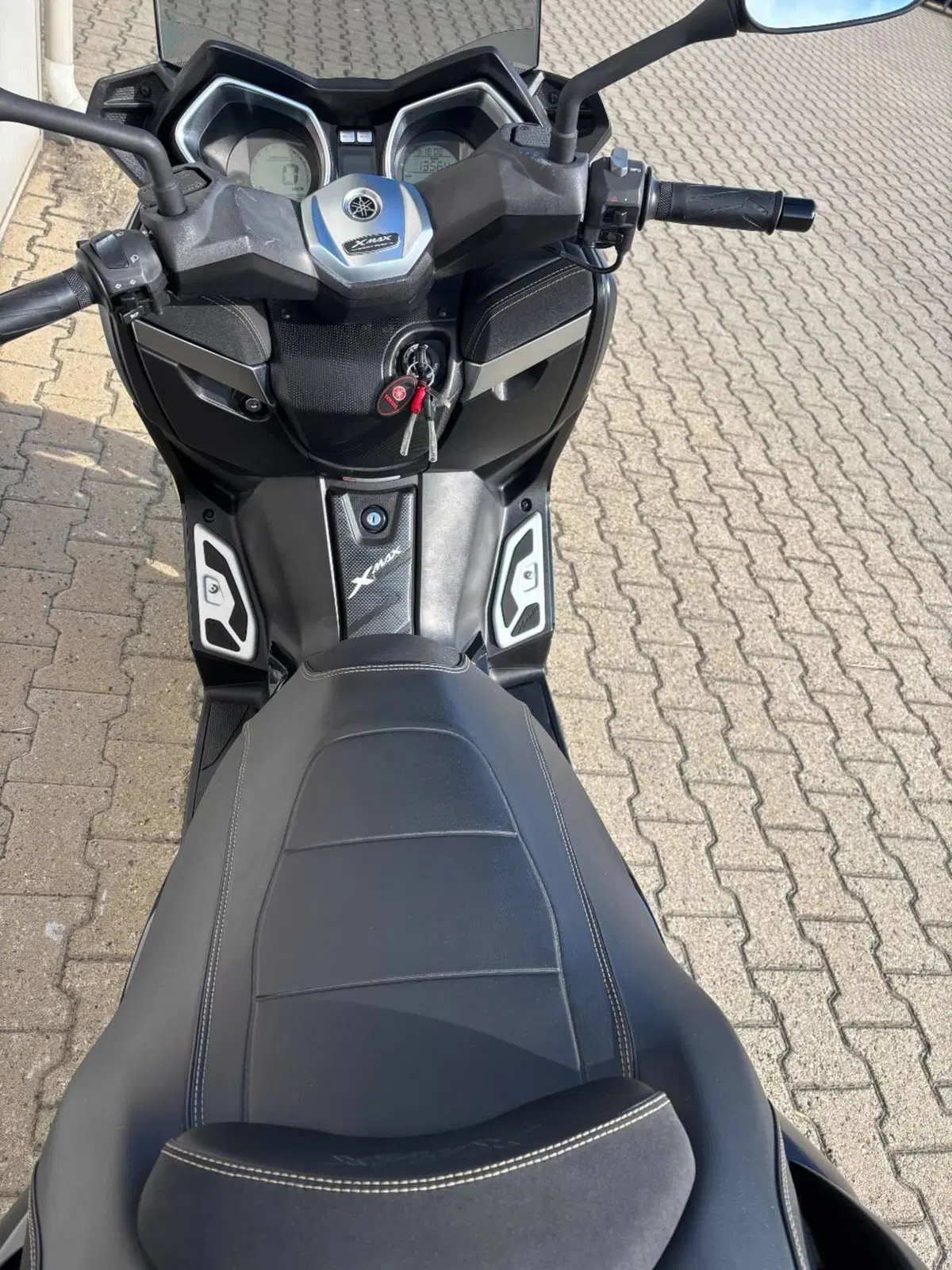 Yamaha X-Max 250 Iron Max ABS (2016) (4)