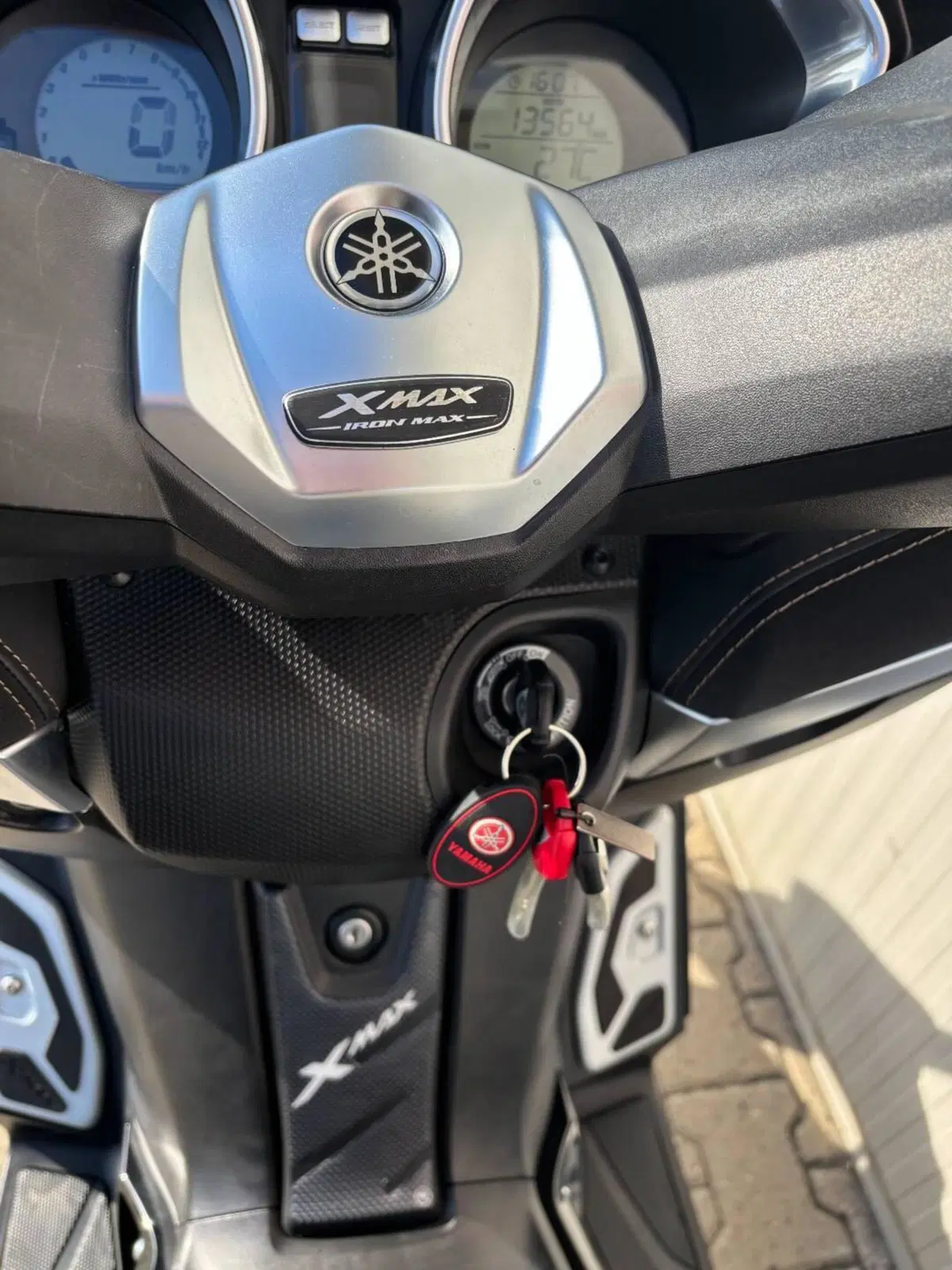 Yamaha X-Max 250 Iron Max ABS (2016) (7)