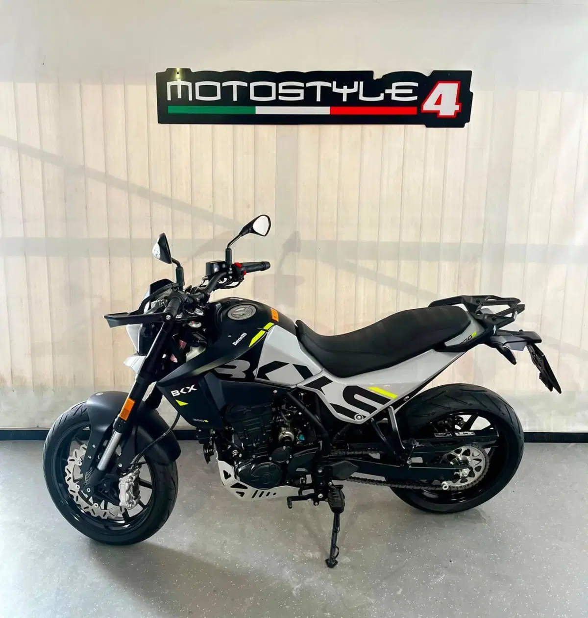 Benelli BKX 300 S (2026) (2)