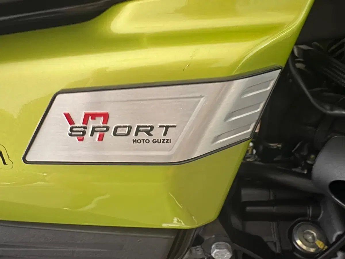 Moto Guzzi V7 Sport (2025 - 26) (10)