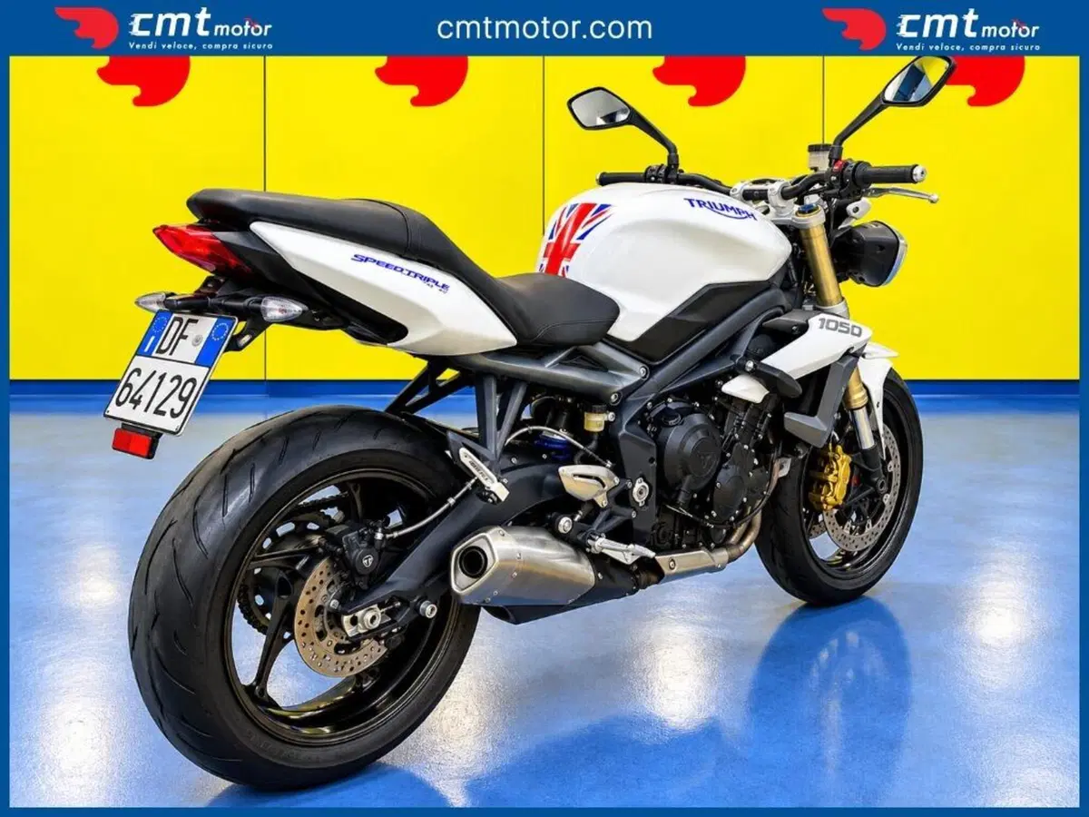 Triumph Street Triple (2013) (4)