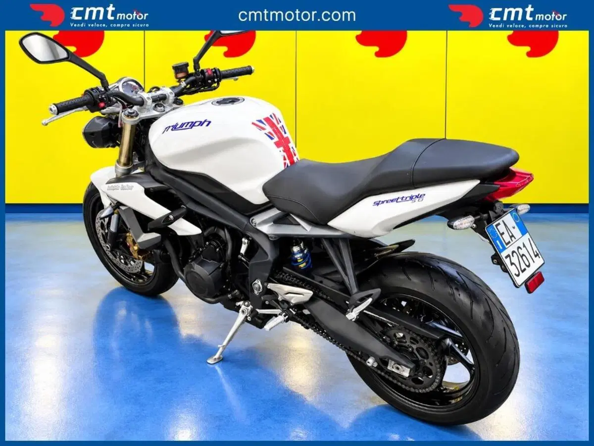 Triumph Street Triple (2013) (6)