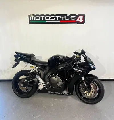Honda CBR 1000 RR Fireblade (2006 - 07) usata