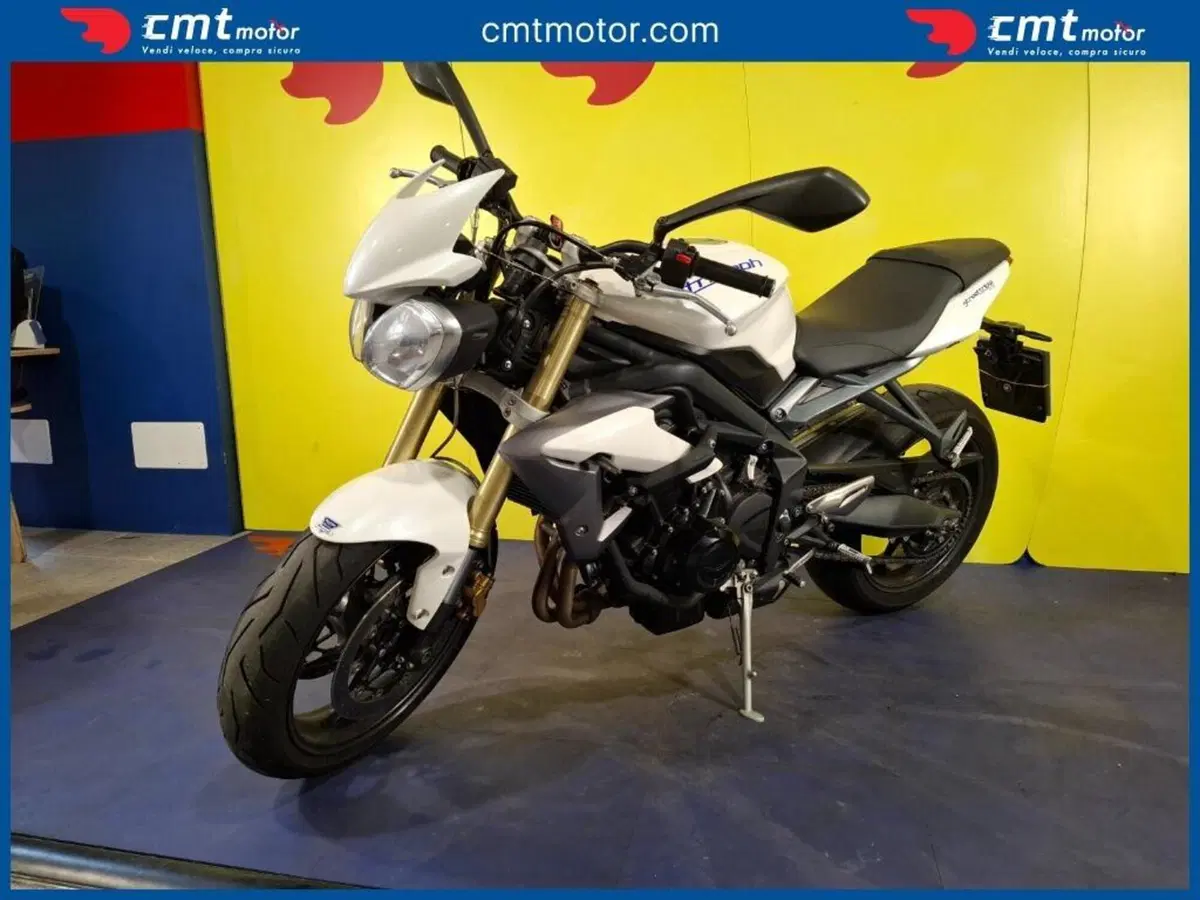 Triumph Street Triple (2013) (7)