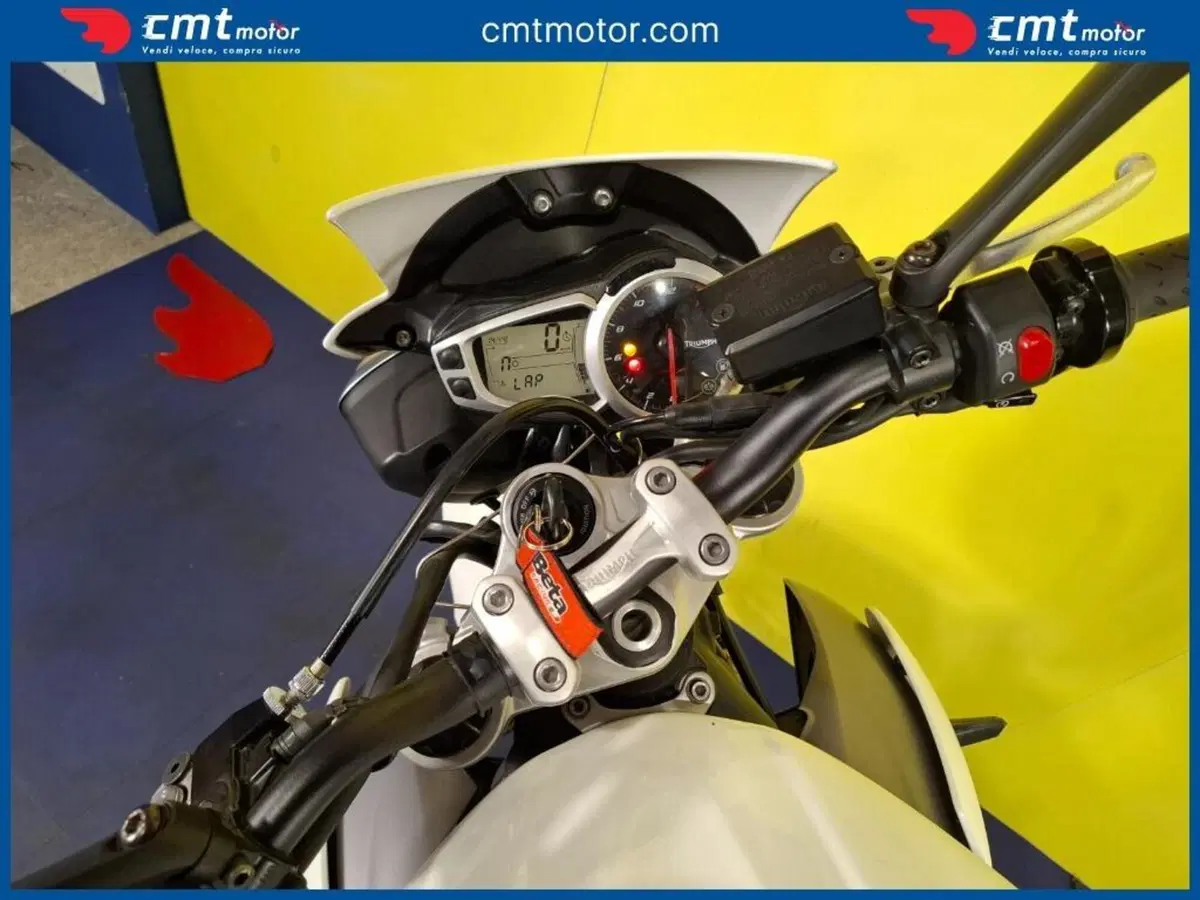 Triumph Street Triple (2013) (8)