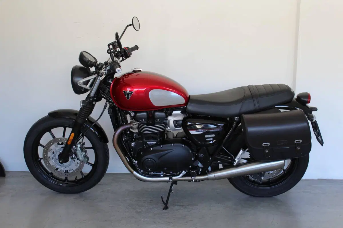 Triumph Speed Twin 900 Chrome Edition (2023) (4)