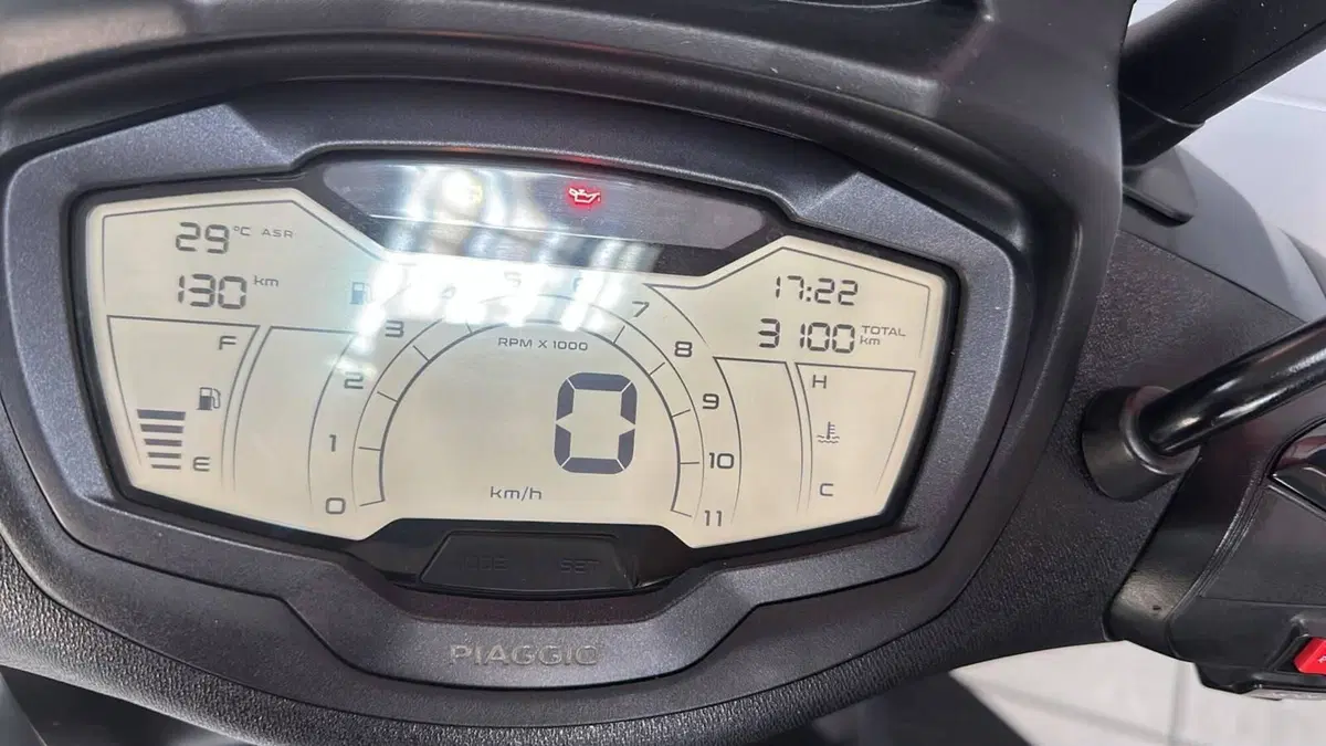 Piaggio Beverly 400 (2025 - 26) (5)