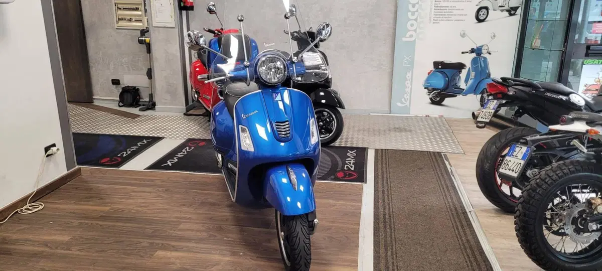 Vespa GTS 300 Super ABS (2014 - 16) (2)