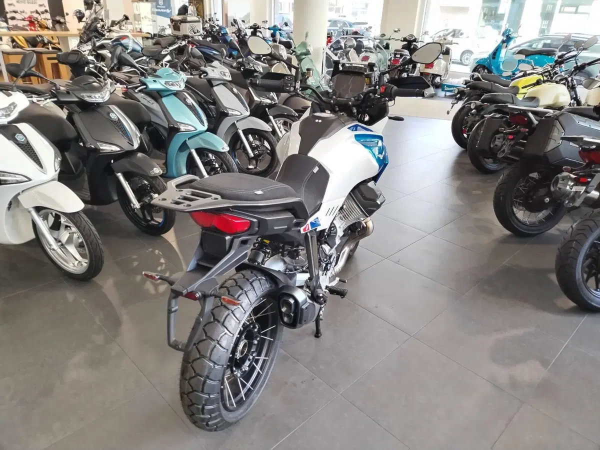 Moto Guzzi Stelvio Duecento Tributo (2025 - 26) (5)