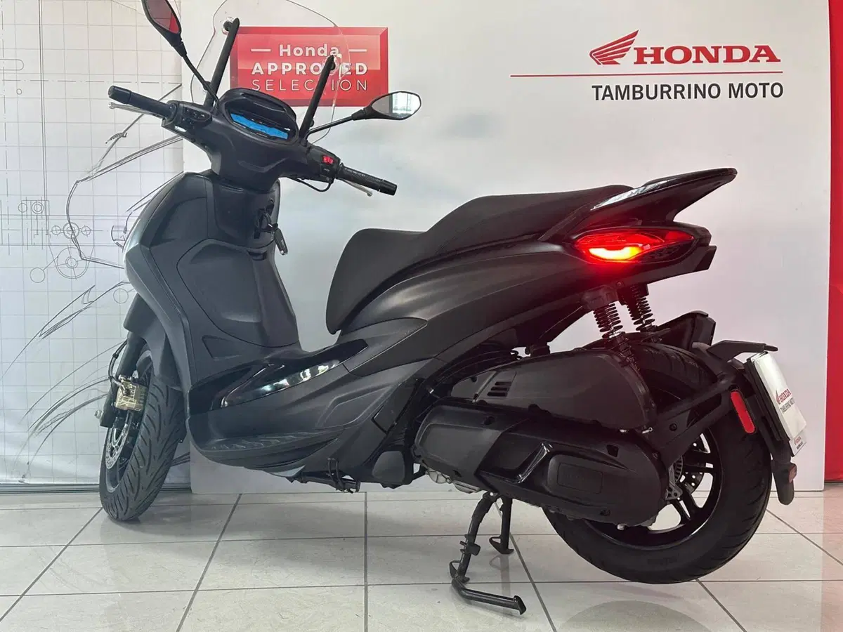 Piaggio Beverly 400 ABS-ASR (2021 - 24) (4)