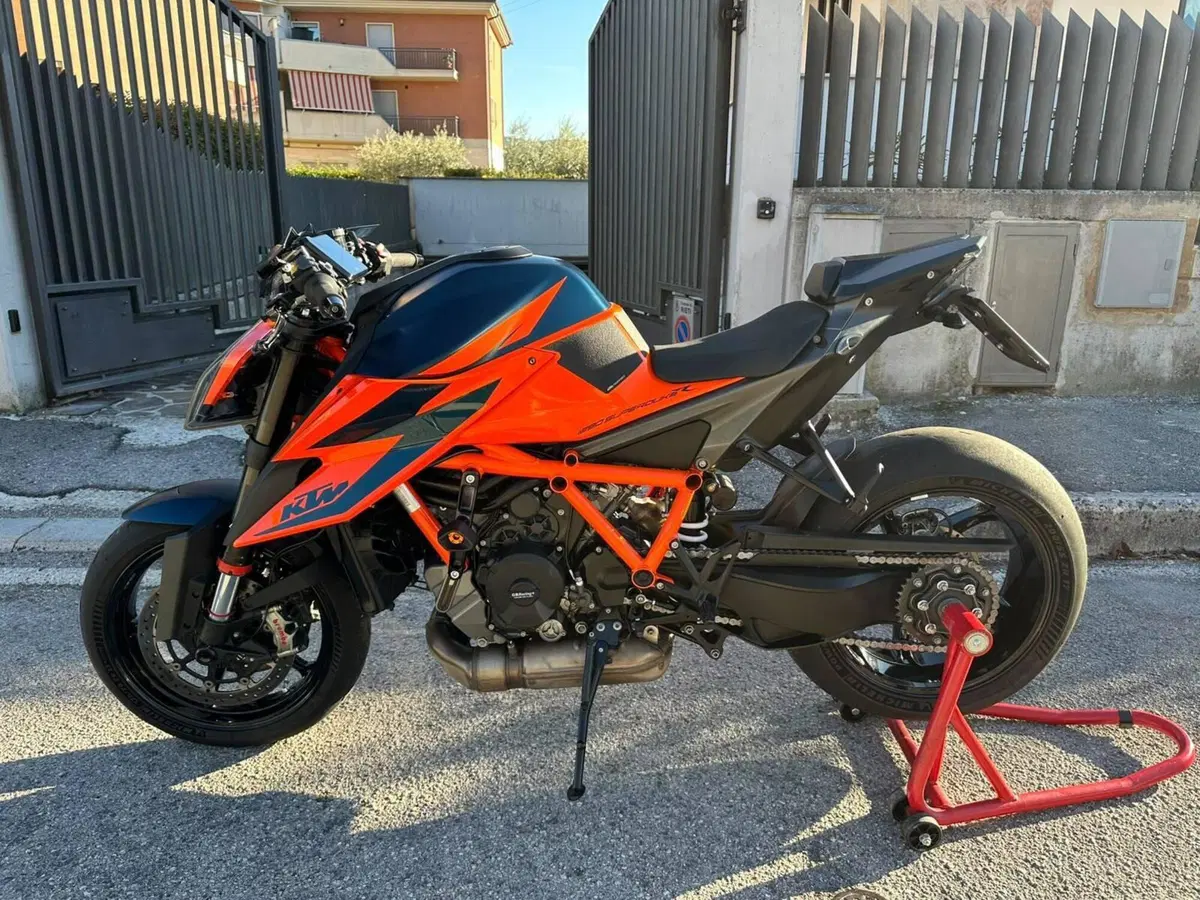 KTM 1290 Super Duke R (2021 - 23) (3)