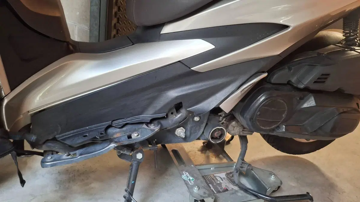 Piaggio Beverly 400 ABS-ASR (2021 - 24) (10)