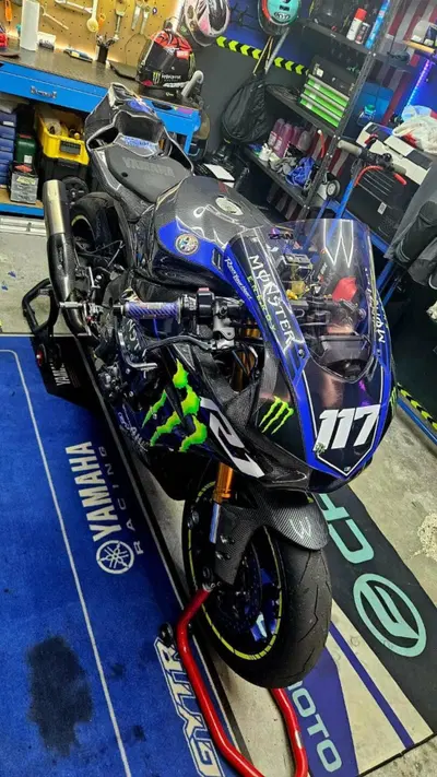 Yamaha YZF R1 (2015 - 16) usata