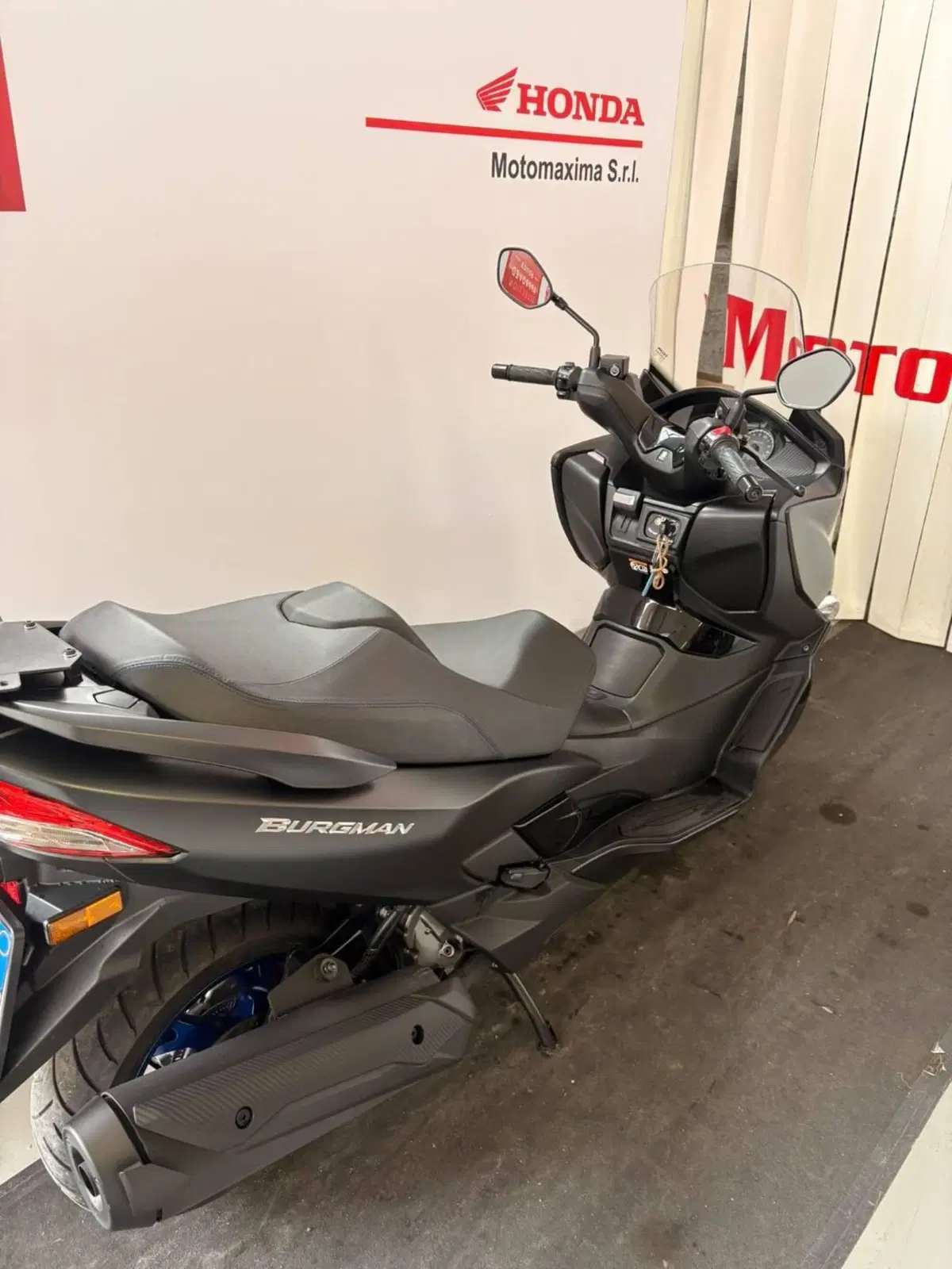 Suzuki Burgman 400 (2022 - 24) (2)