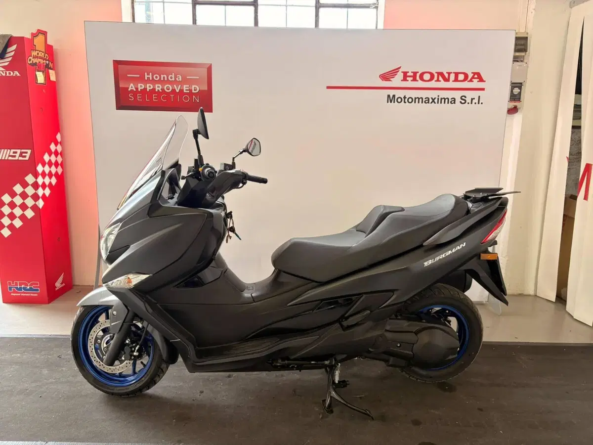Suzuki Burgman 400 (2022 - 24) (3)